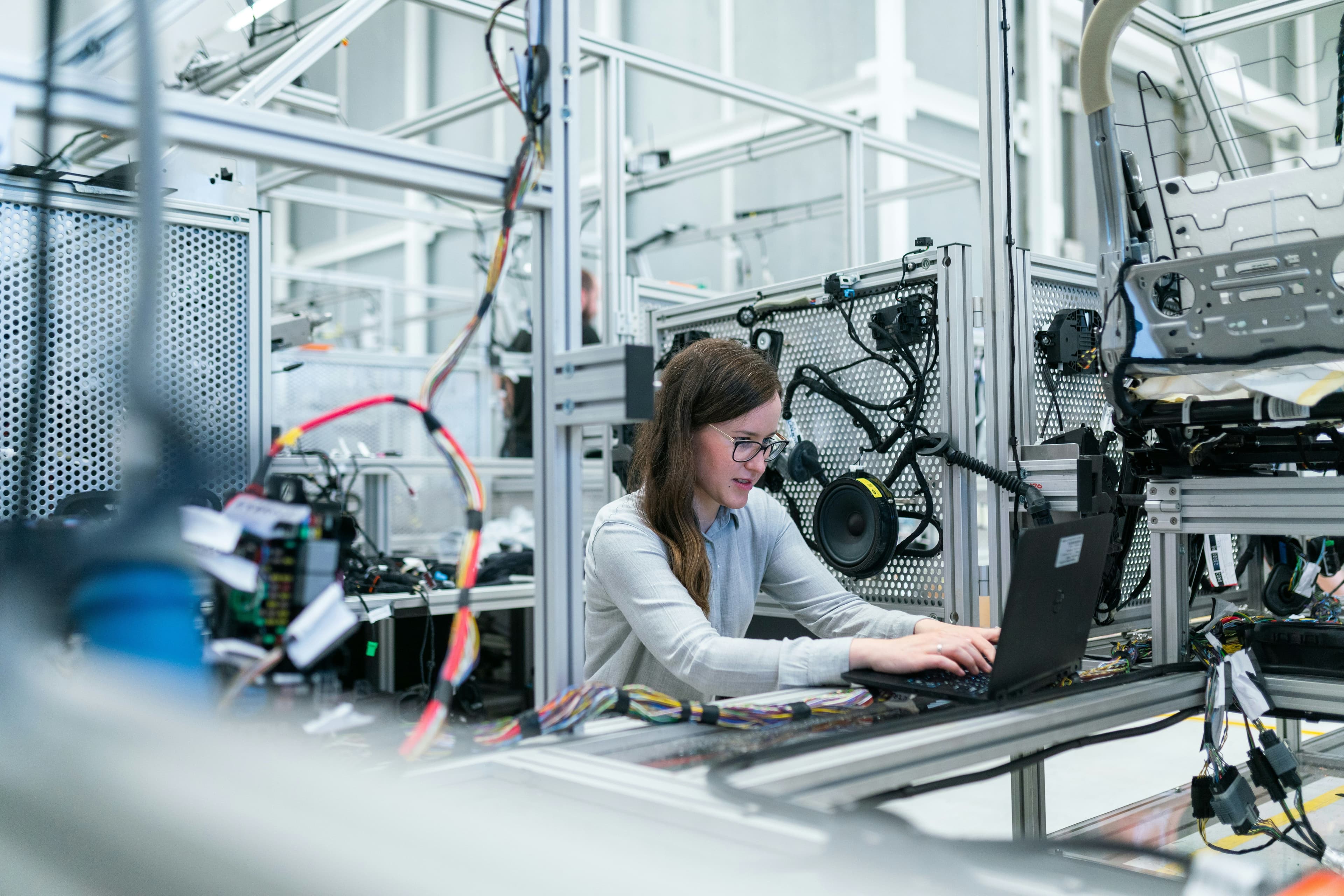 The Leadership Dilemma in Manufacturing Roll-Ups: Why PE Firms Can’t Afford to Get It Wrong